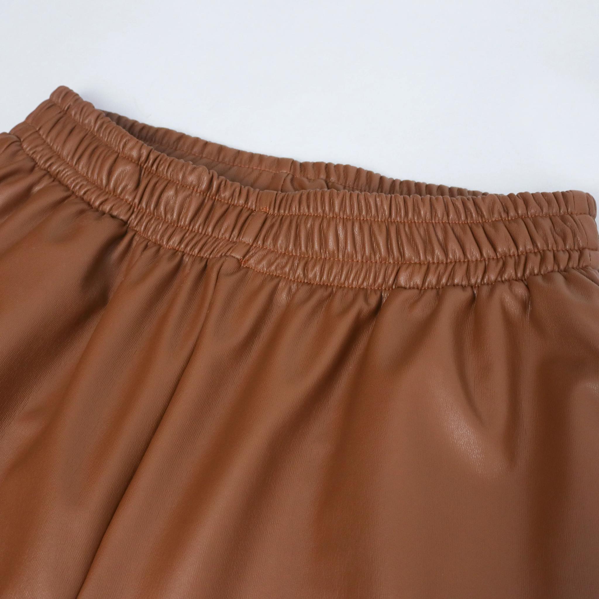 بنطال جوغر نسائي بتصميم ضيق من الجلد الصناعي media preview 2