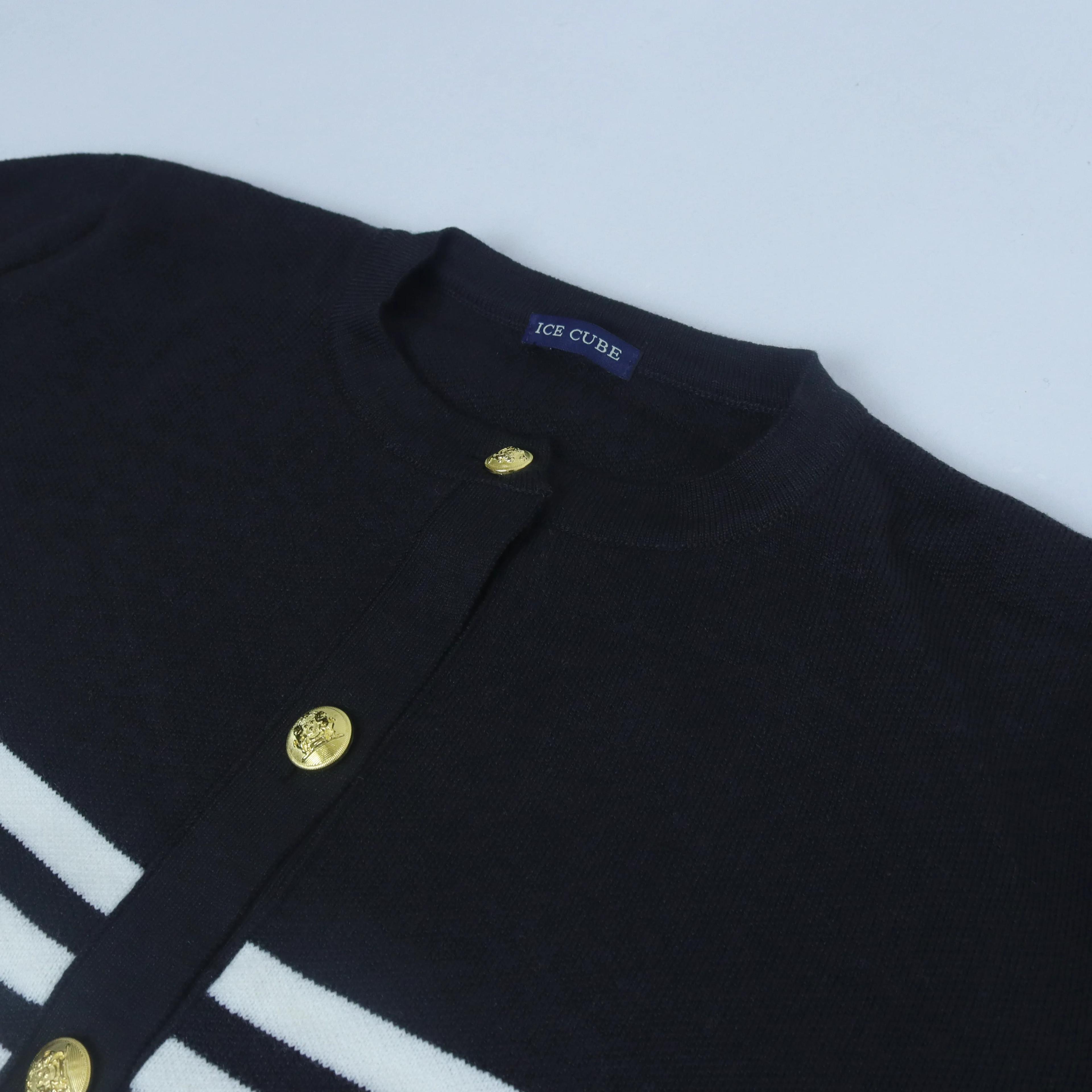 كارديجان نسائي مخطط برقبة دائرية وجيوب Thumbnail 2