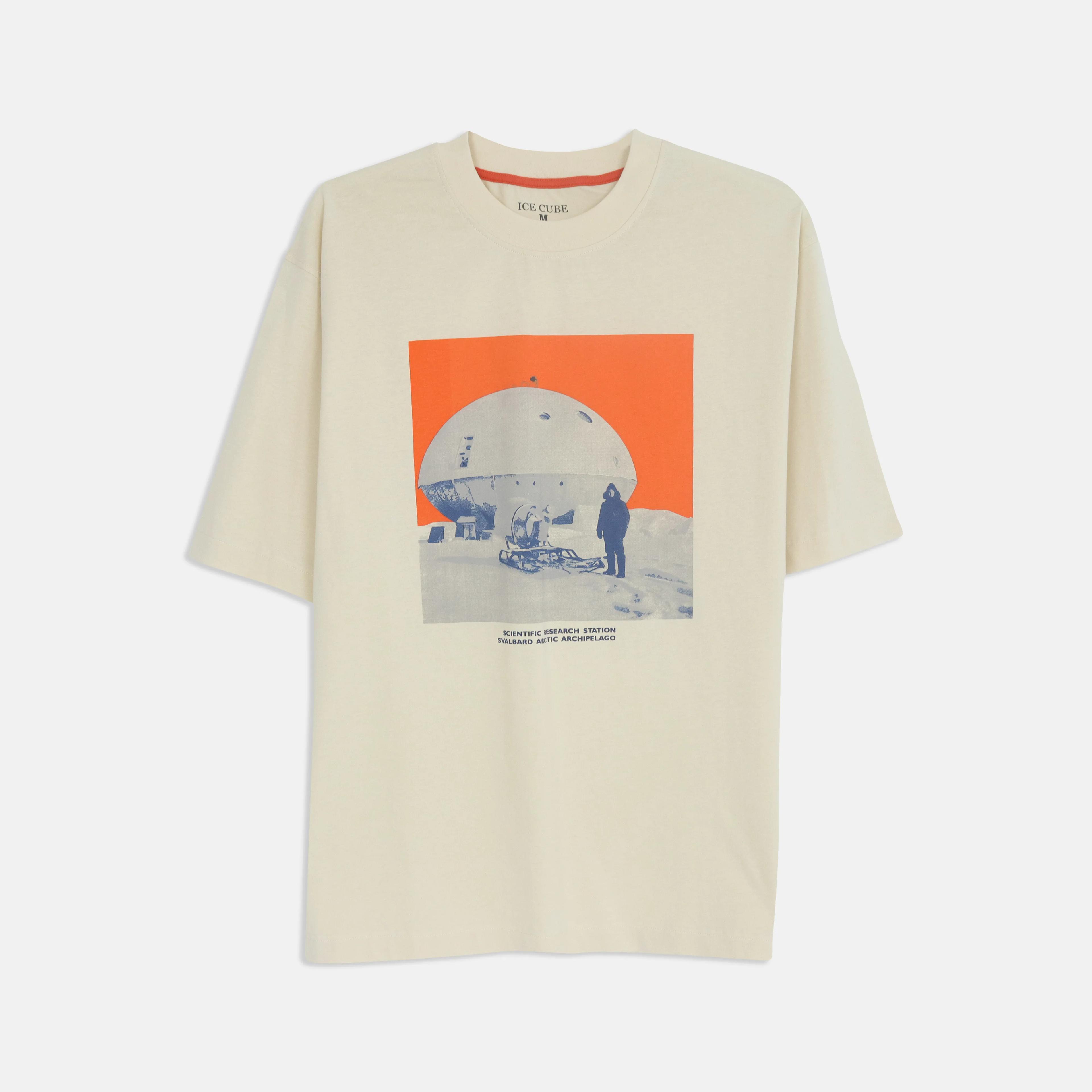 تي شيرت رجالي بطبعة جرافيكية وشعار Thumbnail 1