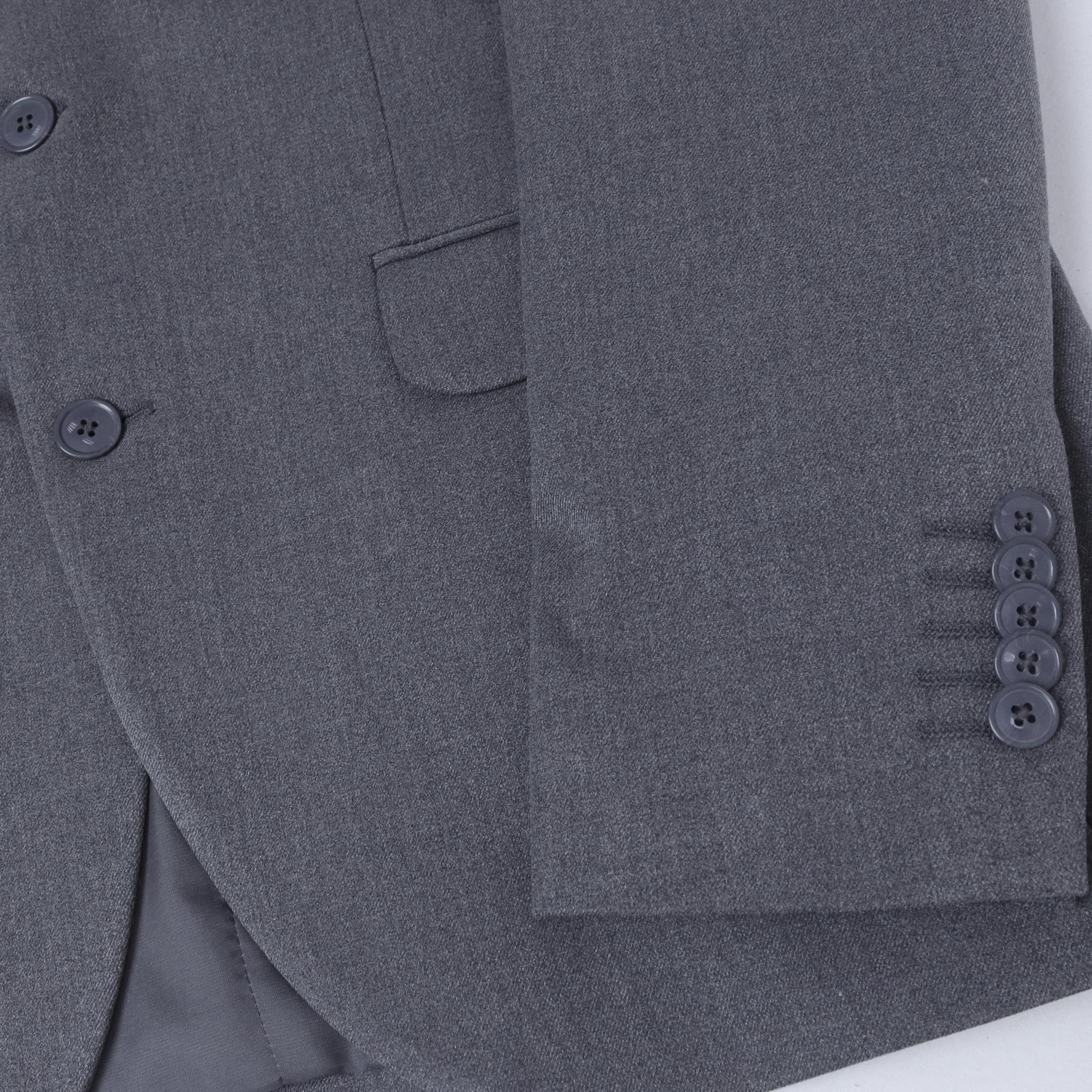 جاكيت رياضي محبوك بقصّة Slim Fit مع جيوب جانبية media preview 3