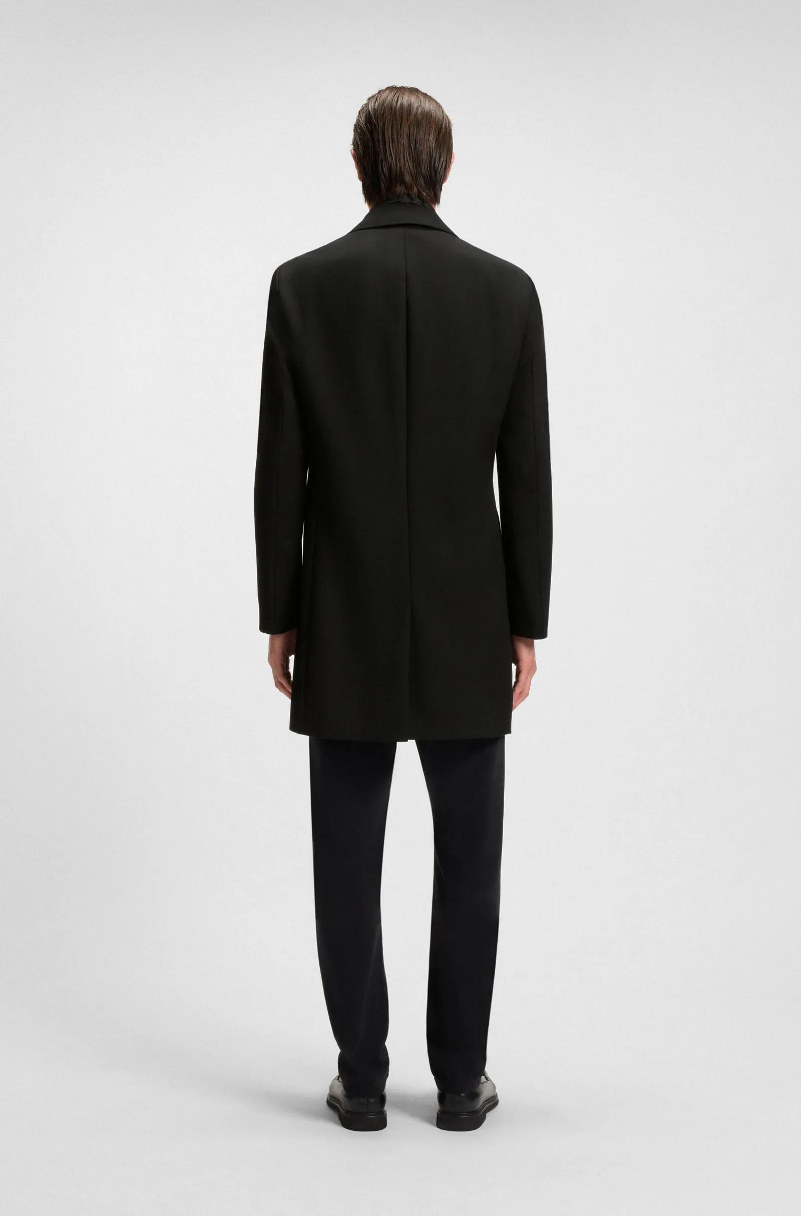 معطف BOSS المقاوم للماء Thumbnail 4