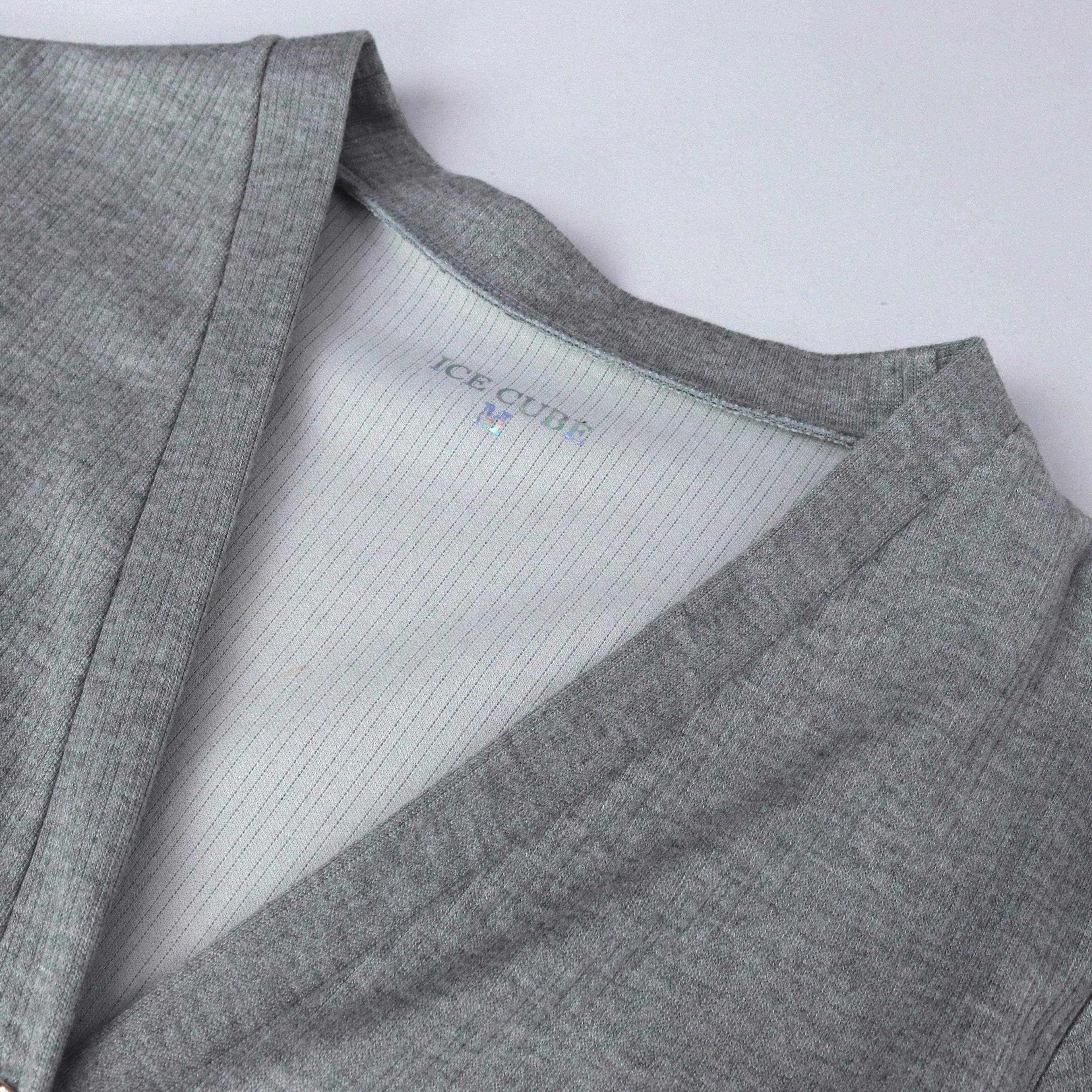 كارديجان نسائي بياقة على شكل حرف V وأزرار أمامية Thumbnail 2