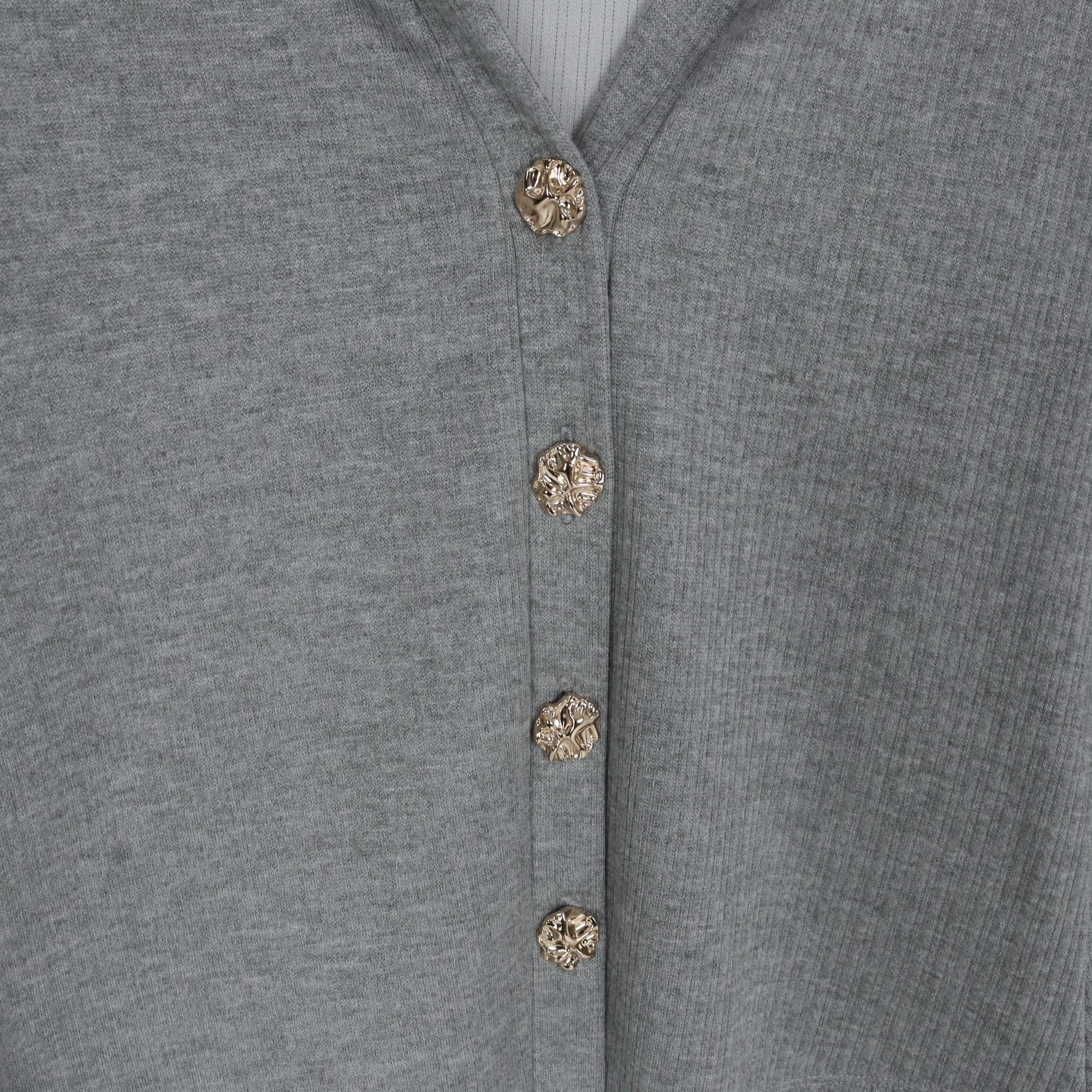 كارديجان نسائي بياقة على شكل حرف V وأزرار أمامية media preview 3