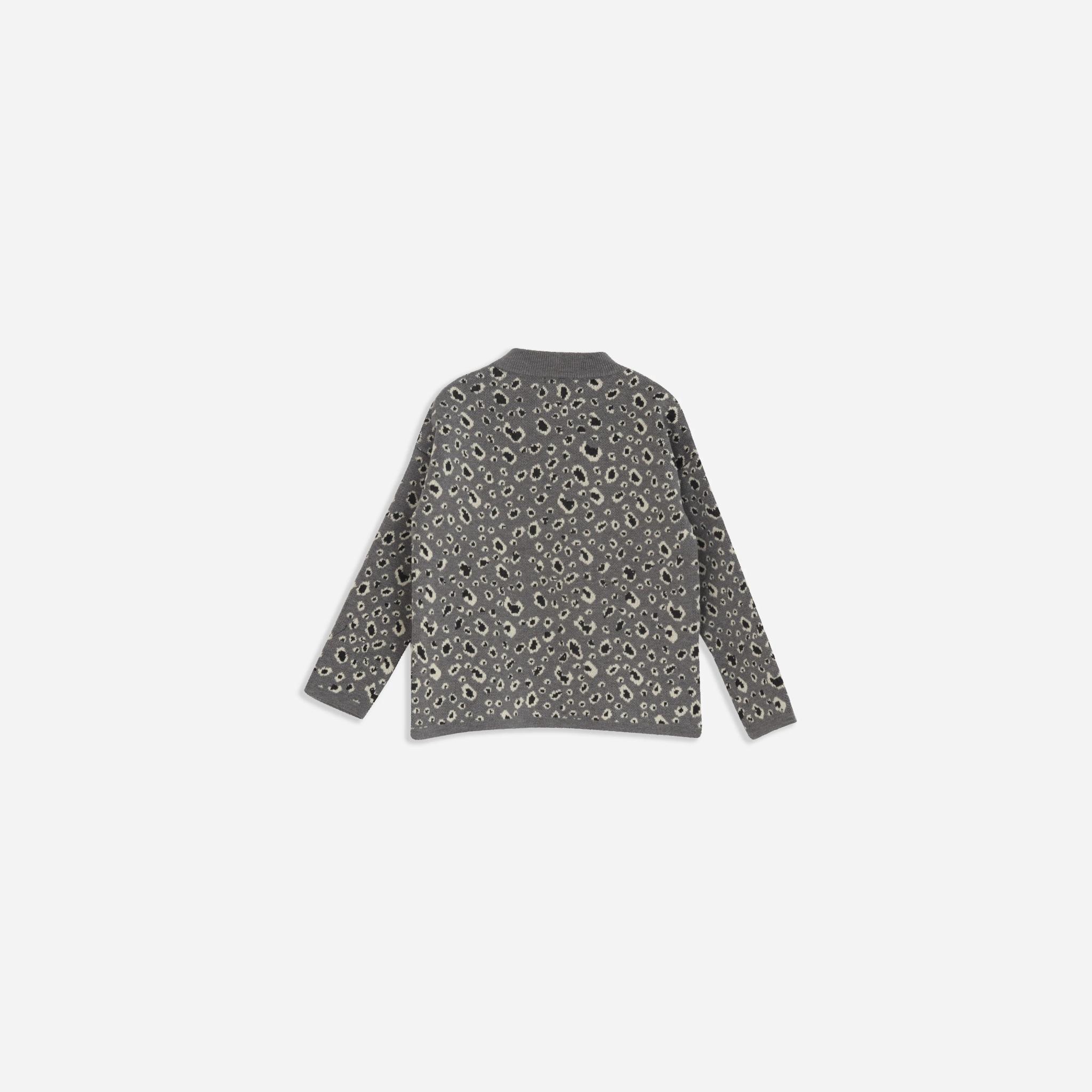 كنزة صوفية للبنات بياقة عالية وطبعة جلد النمر media preview 3