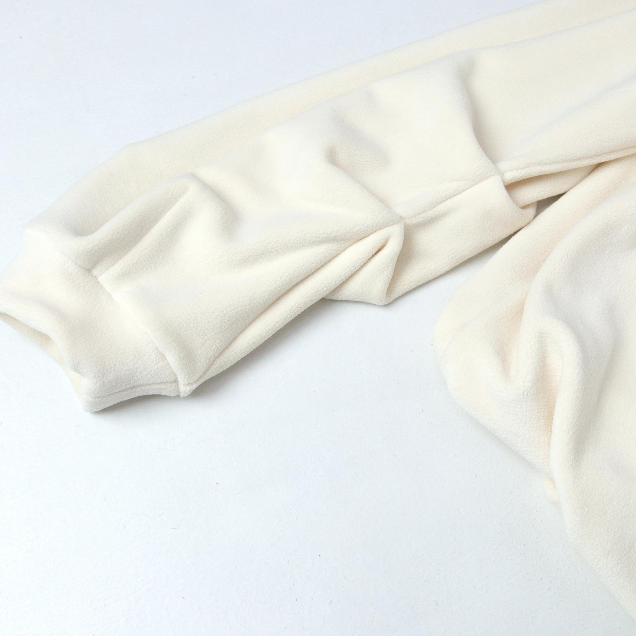 طقم نسائي من قطعتين بنقشة جرائد media preview 4