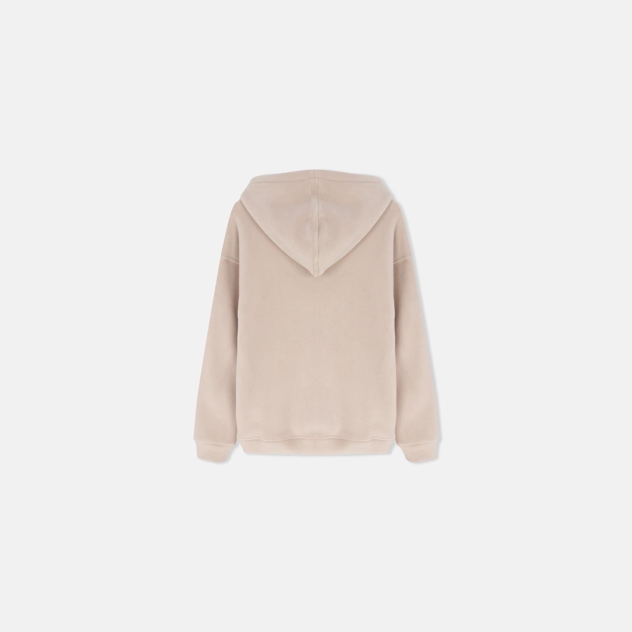 طقم رياضي للأولاد يتكون من سترة بغطاء رأس من الصوف وبنطال رياضي. media preview 4