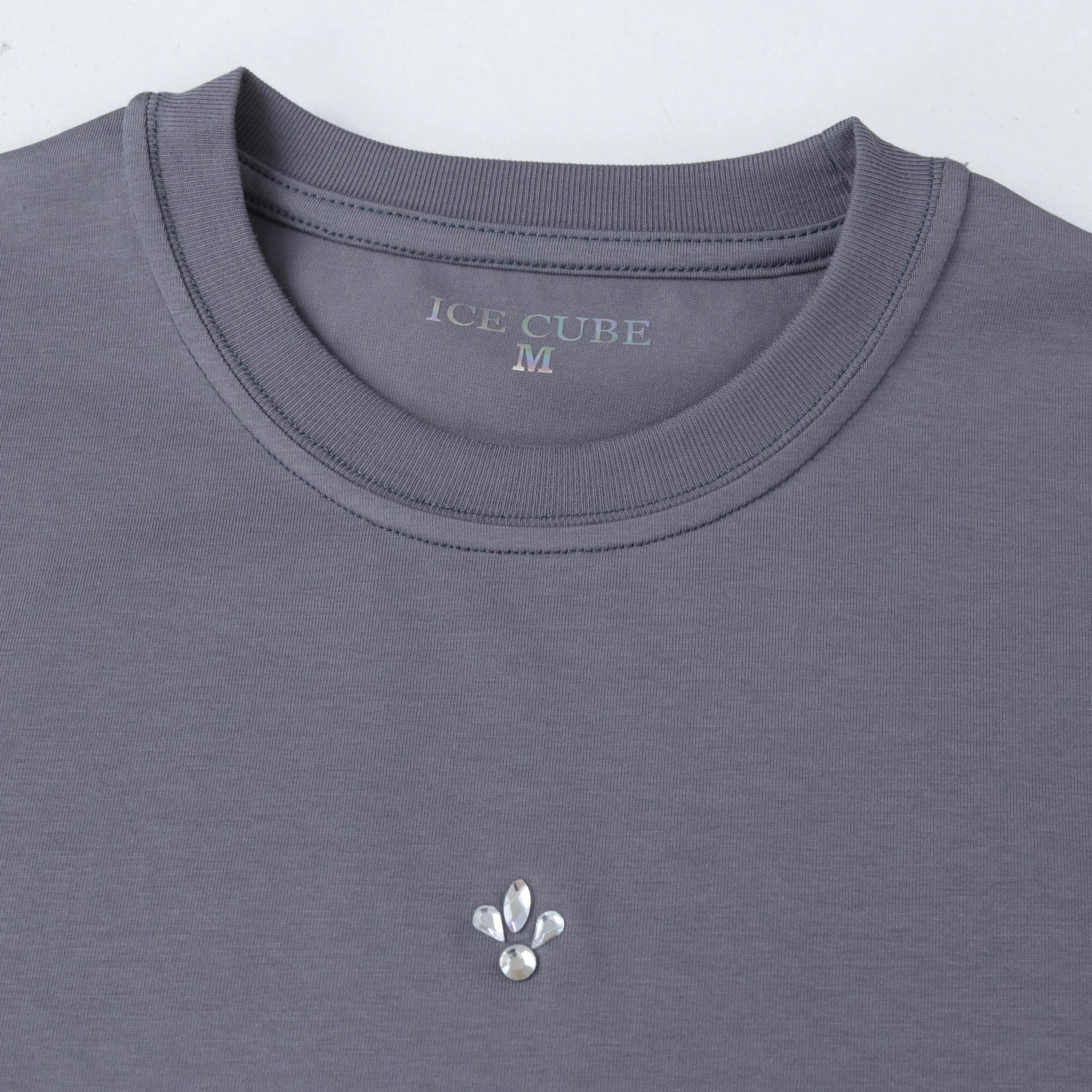 تيشيرت بناتي بقصة مربعة وأكتاف منسدلة ورسومات Thumbnail 2