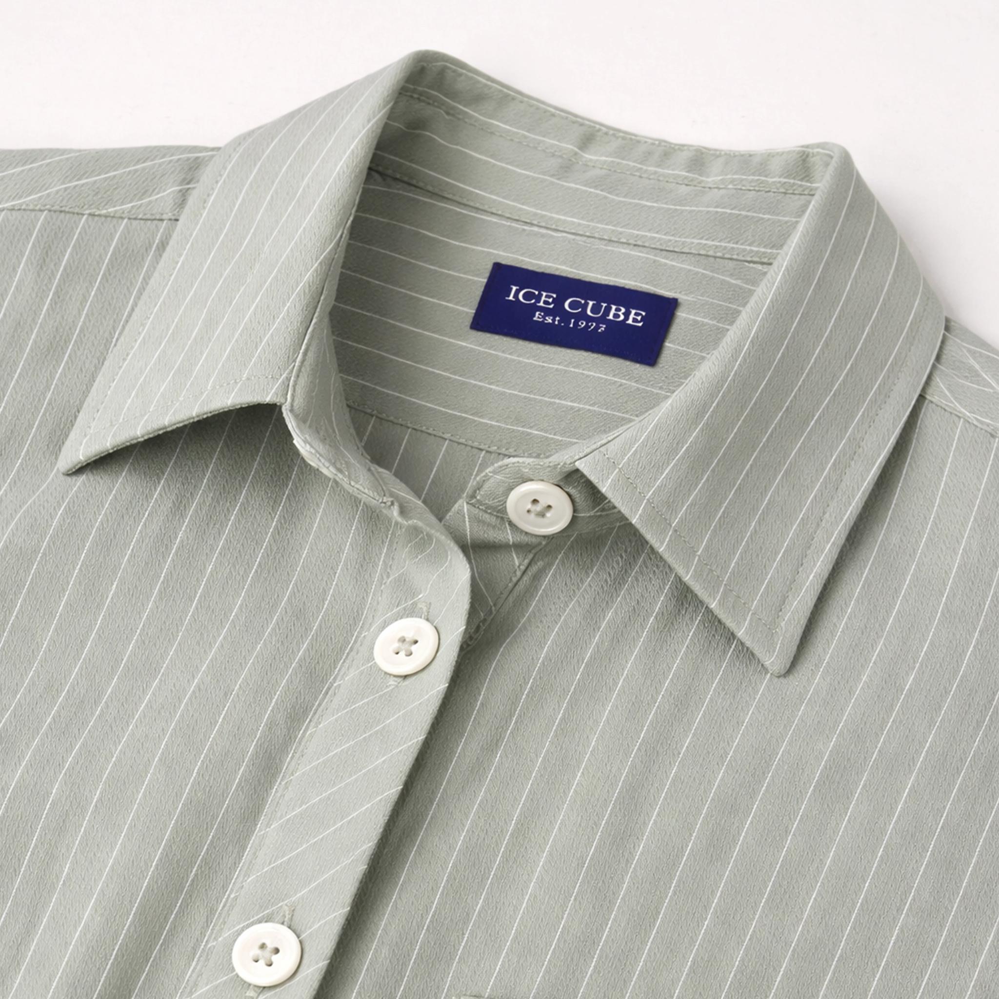 قميص نسائي مخطط بجيب media preview 2