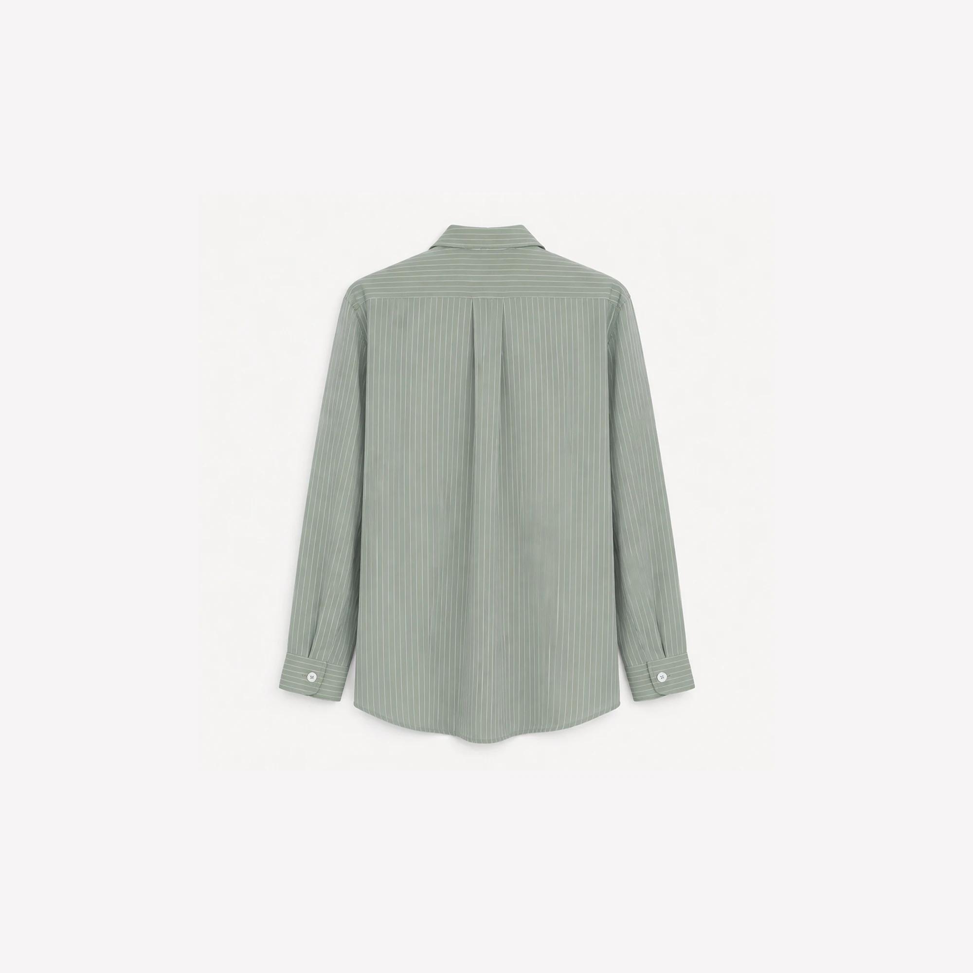 قميص نسائي مخطط بجيب media preview 3