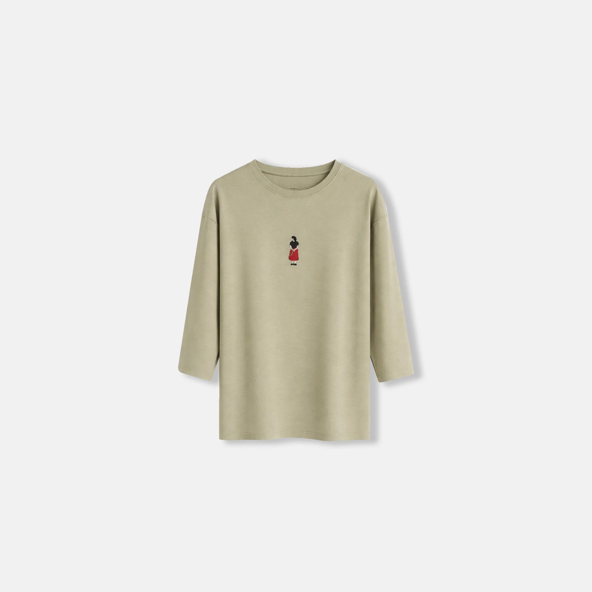 طقم ملابس نسائية بتصاميم مطرزة Thumbnail 2