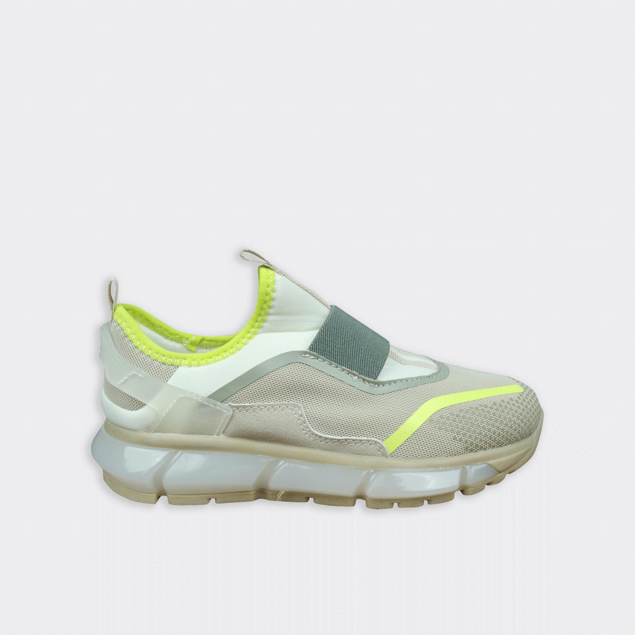 حذاء رياضي بناتي alternative product image