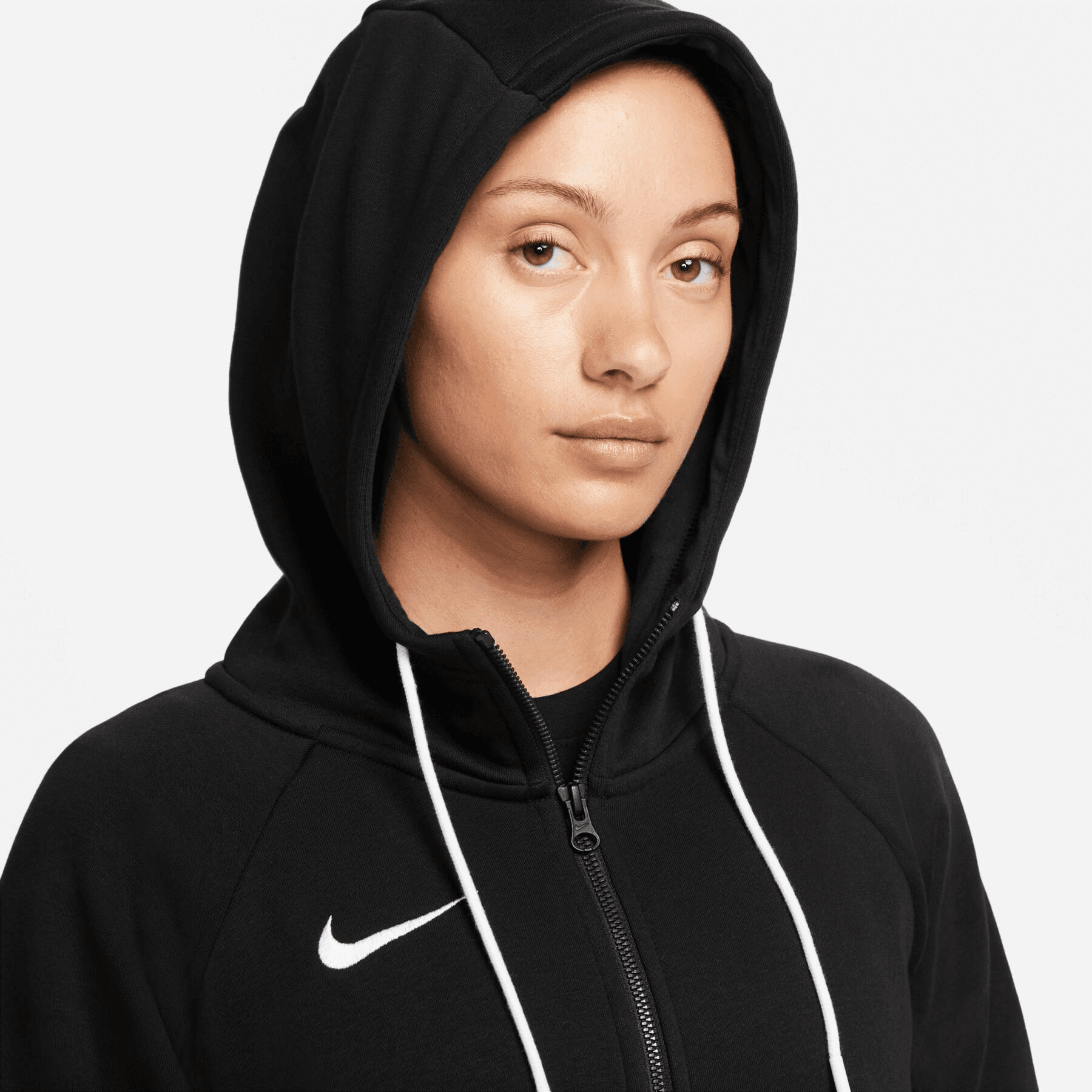 جاكيت فيلبا كون زيب إي كابوتشيو راب من نايكي product image