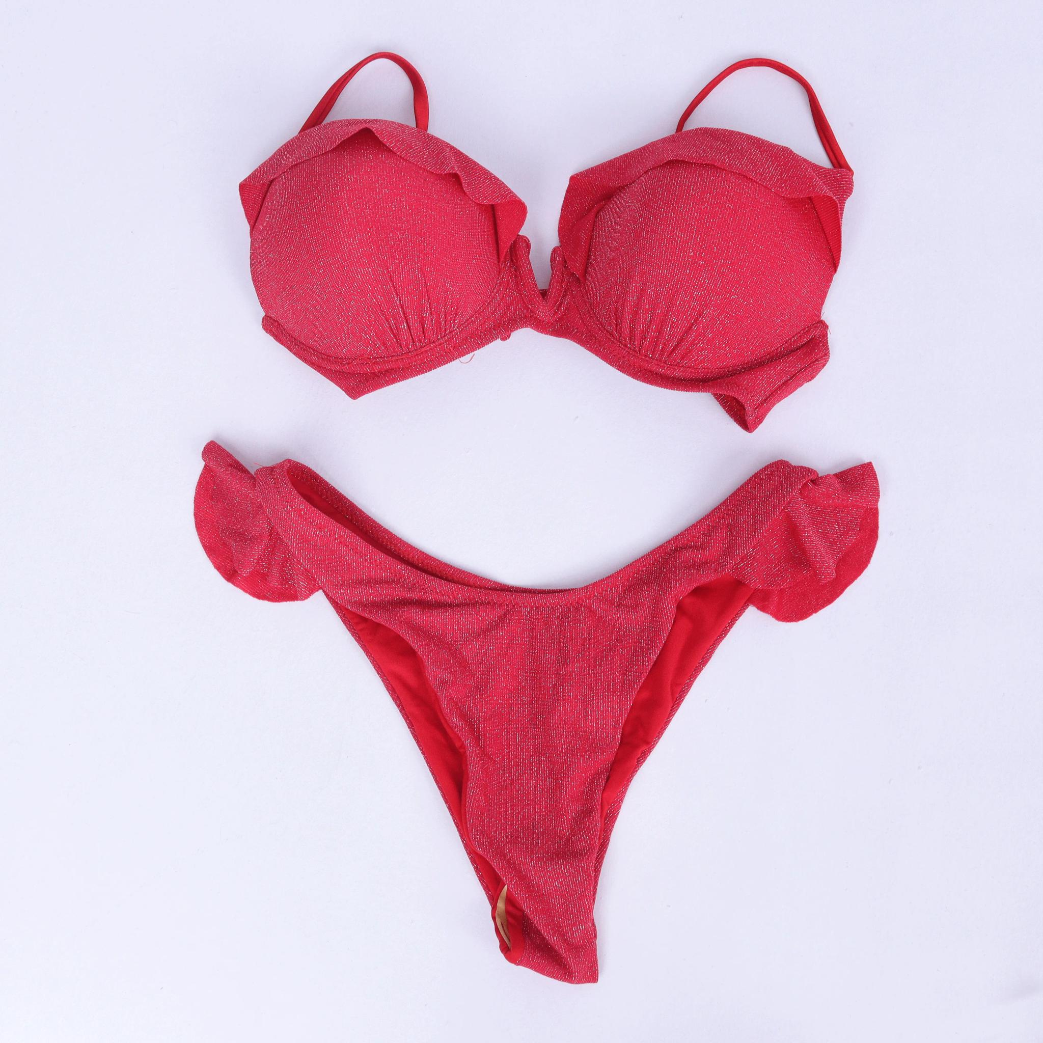 استمتعي بأناقة إيطالية لا مثيل لها مع ملابس السباحة product image