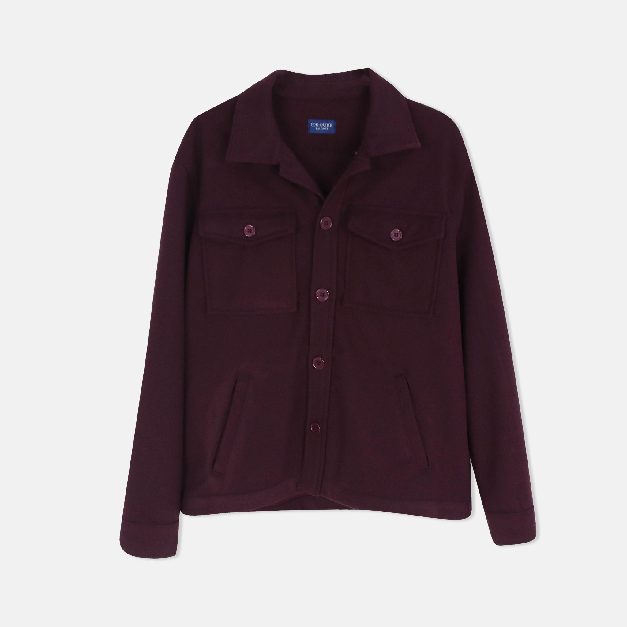 قميص رجالي بأزرار وجيوب على الصدر product image