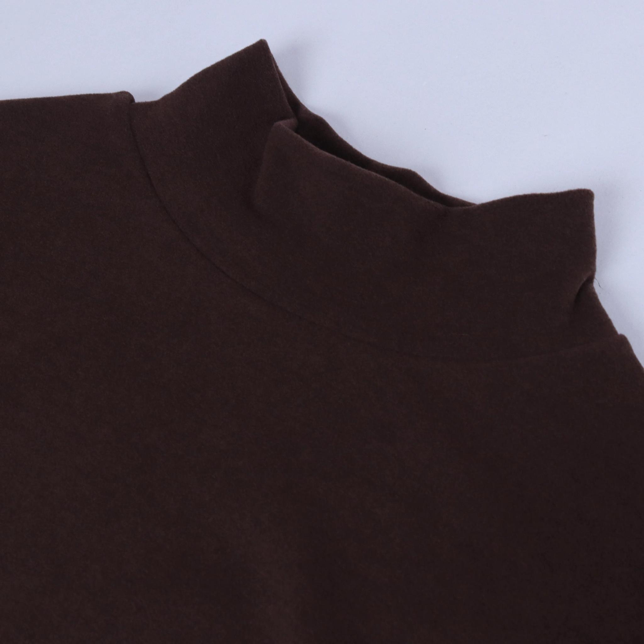 بلوزة برقبة دائرية مع كشكشة جانبية media preview 2