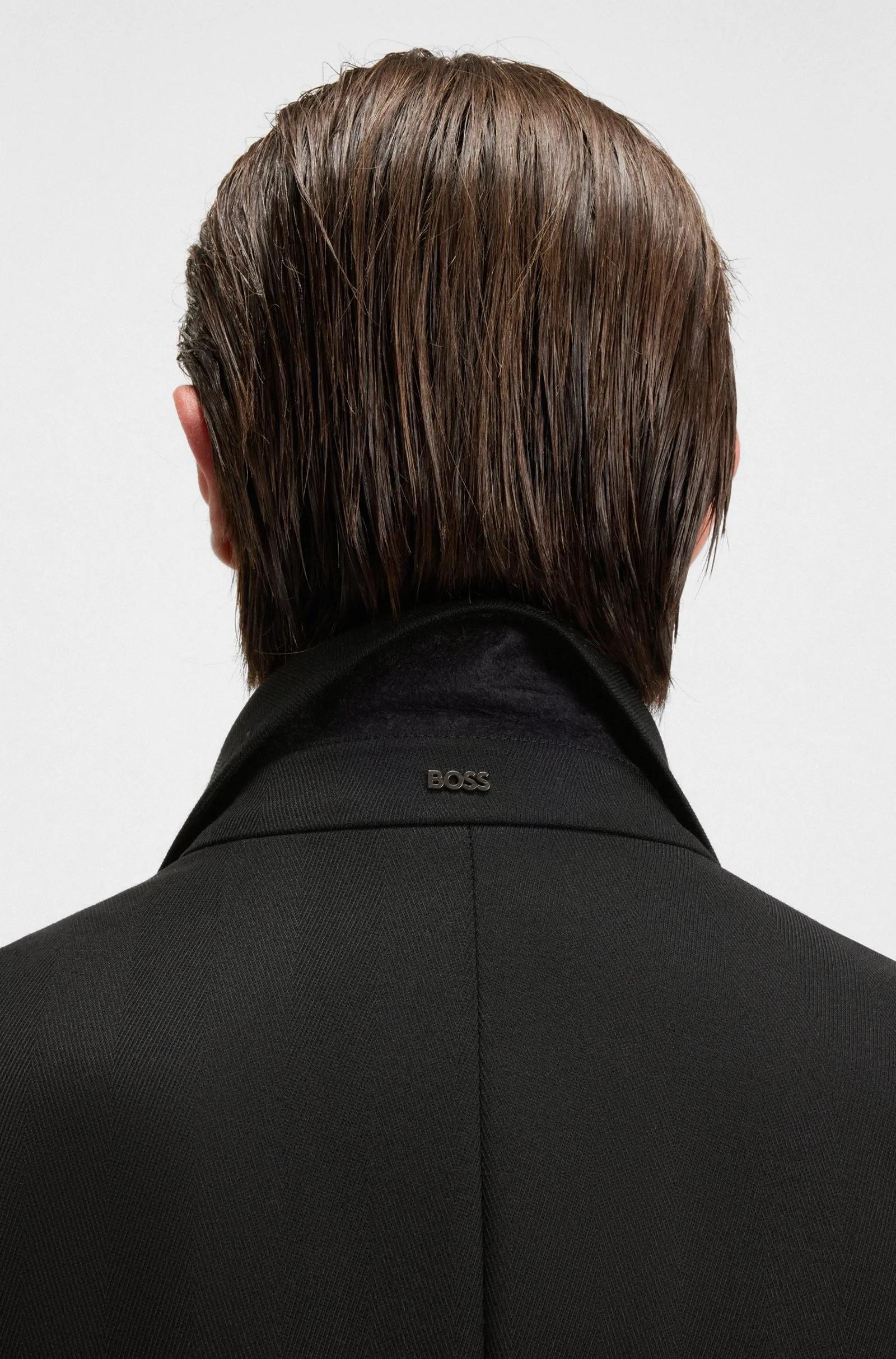 معطف BOSS المقاوم للماء media preview 5