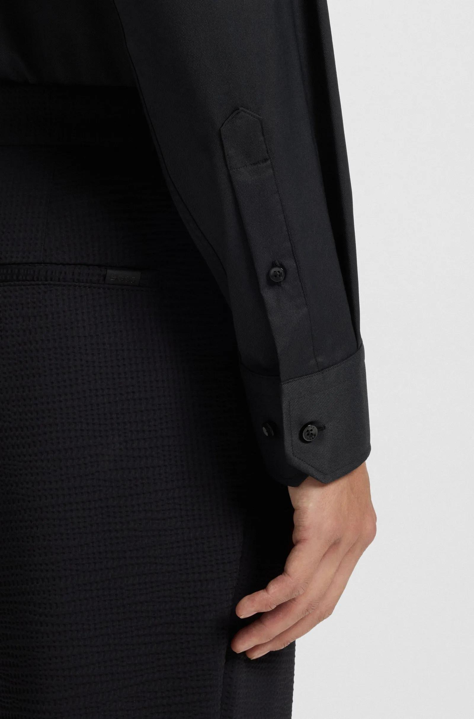 قميص المثالي بين الفخامة والأداء media preview 4