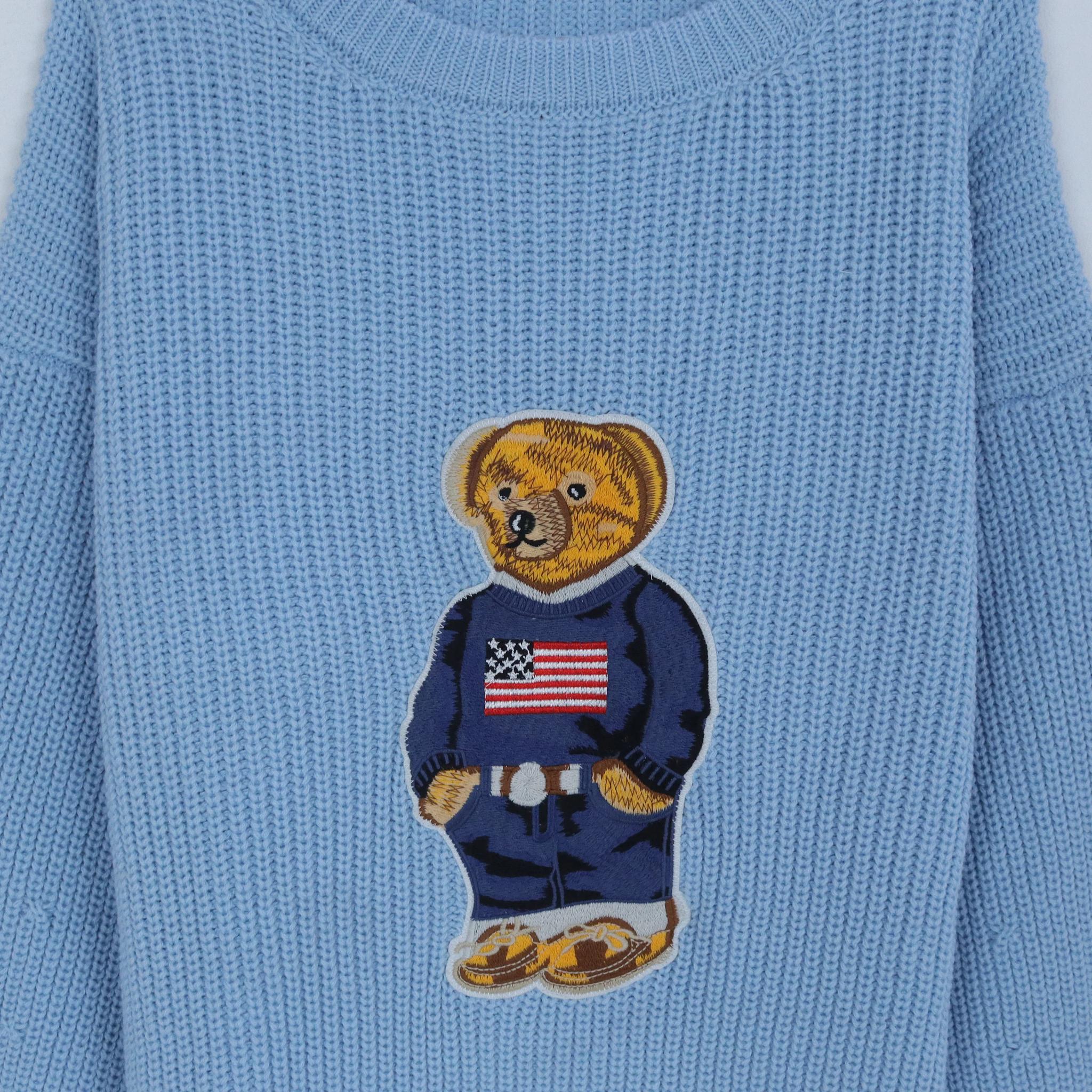 بلوفر محبوك كبير الحجم برسومات دب media preview 3