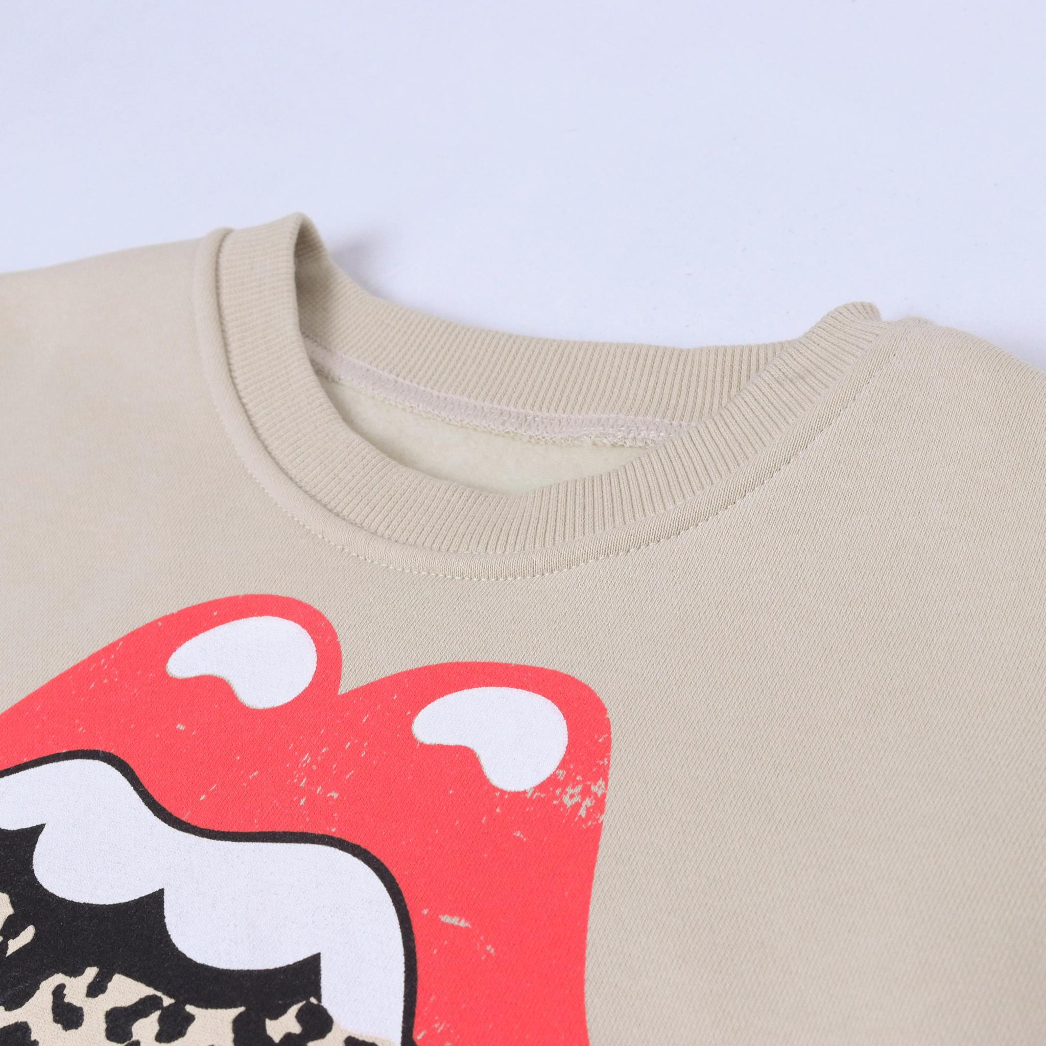 سويت شيرت بطبعة جرافيكية للبنات media preview 2