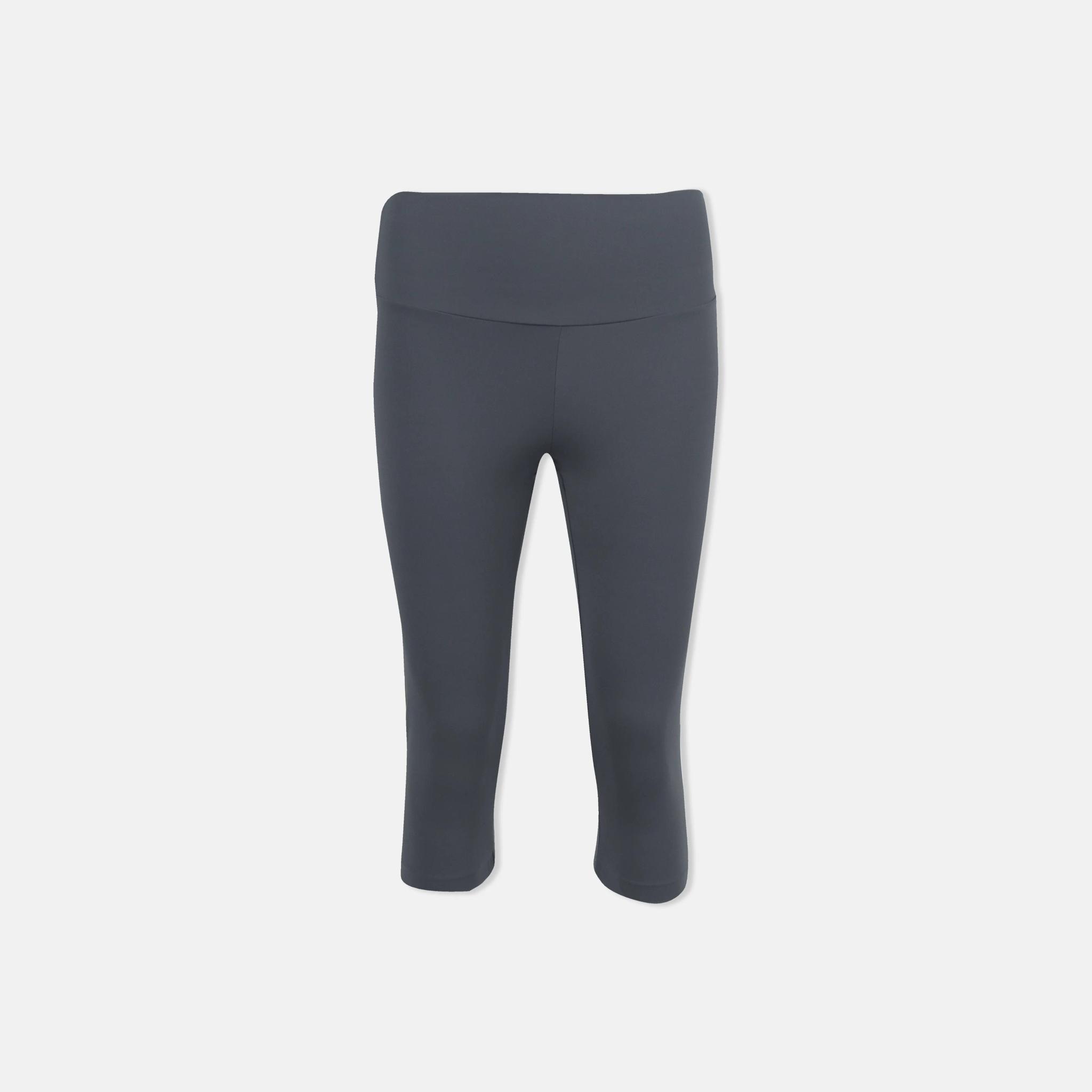 بنطال رياضي قصير مناسب للتمارين الرياضية واليوغا product image