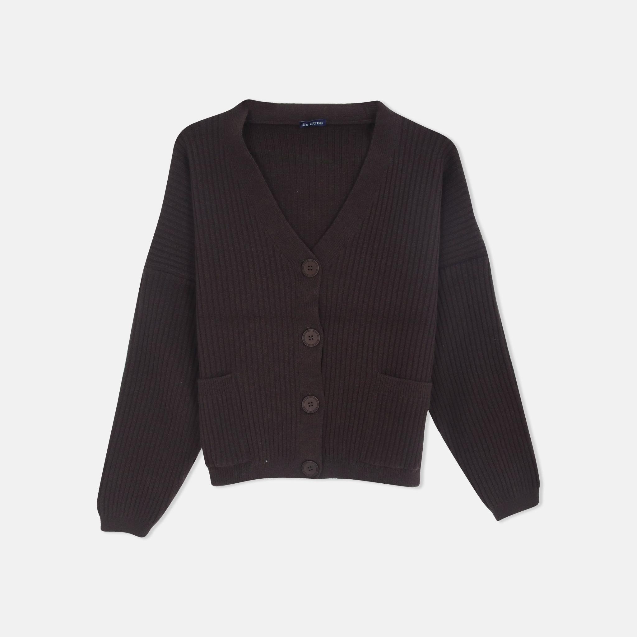 سترة كارديجان مضلعة بفتحة على شكل حرف V وأزرار أمامية alternative product image