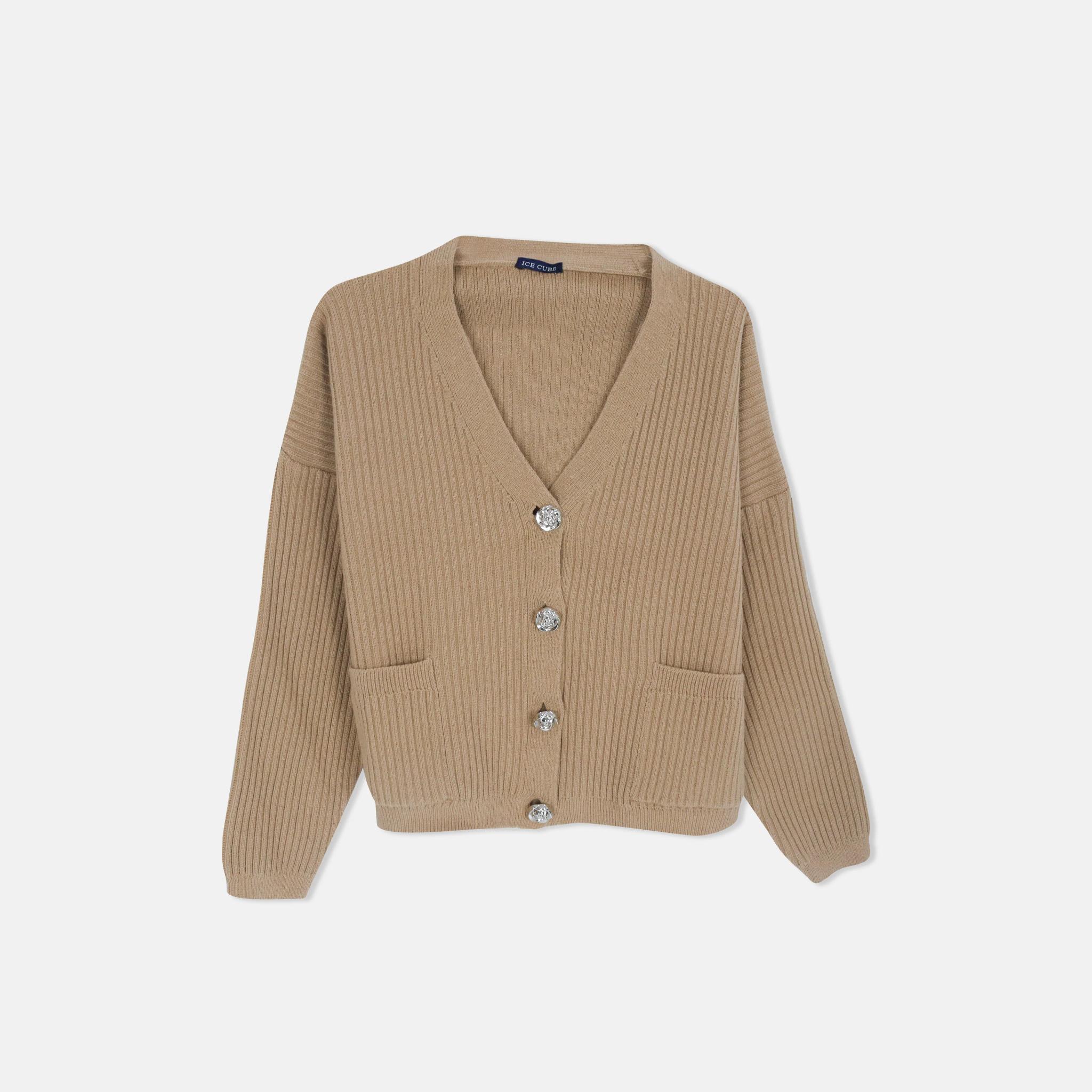 سترة كارديجان مضلعة بفتحة على شكل حرف V وأزرار أمامية media preview 3