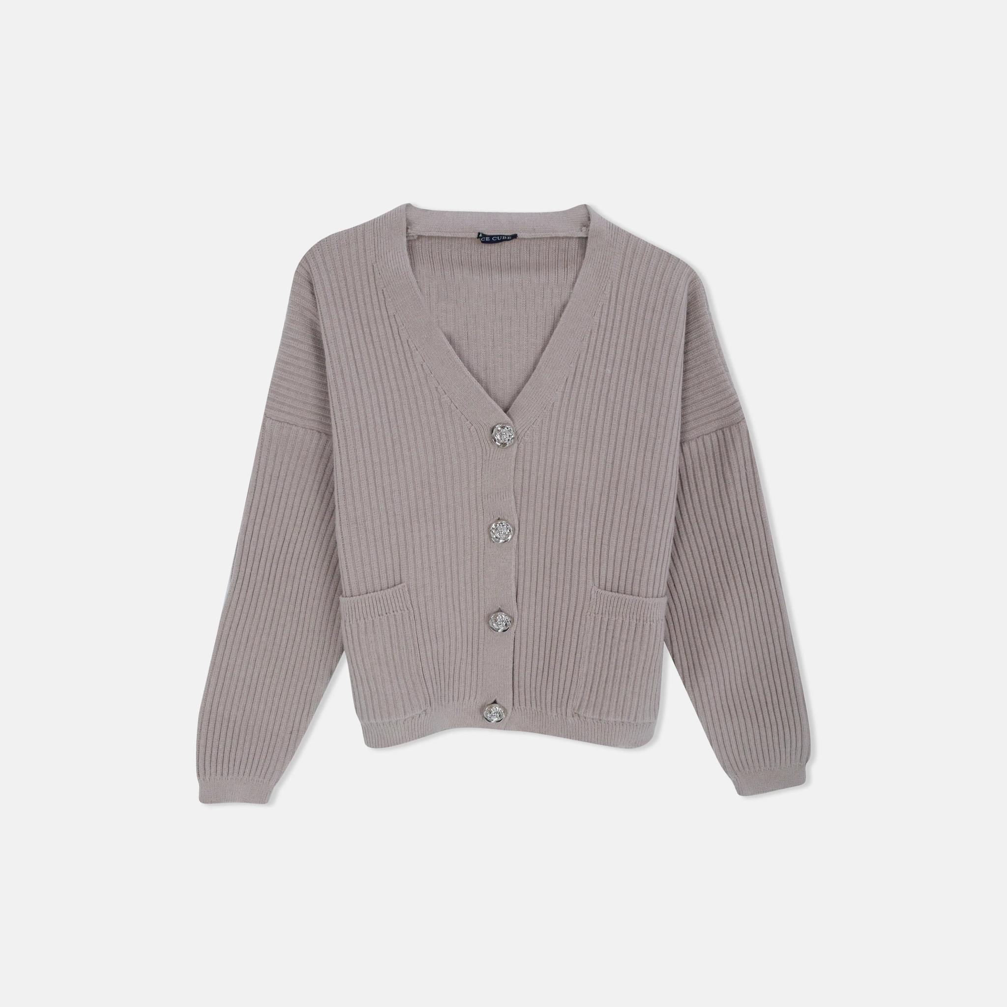 سترة كارديجان مضلعة بفتحة على شكل حرف V وأزرار أمامية media preview 5